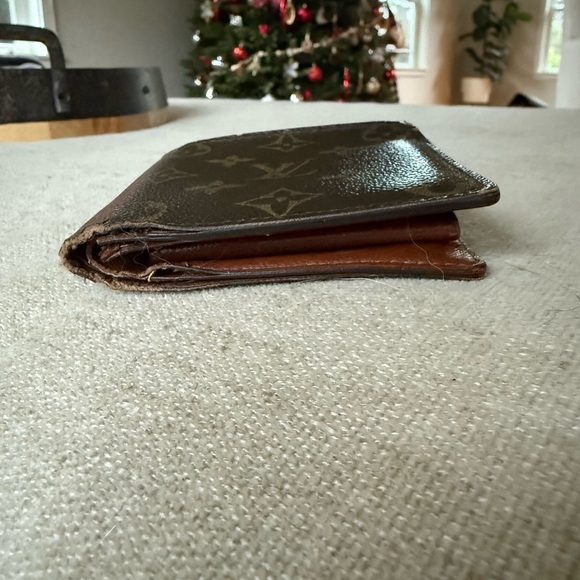 Authentic Louis Vuitton Bi-Fold - Picture 16 of 17